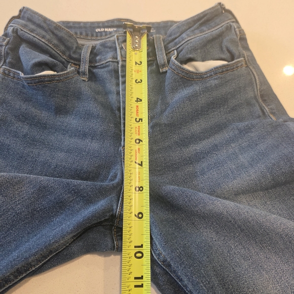 Old Navy Women's Straight Leg Blue Jeans - Picture 5 of 9